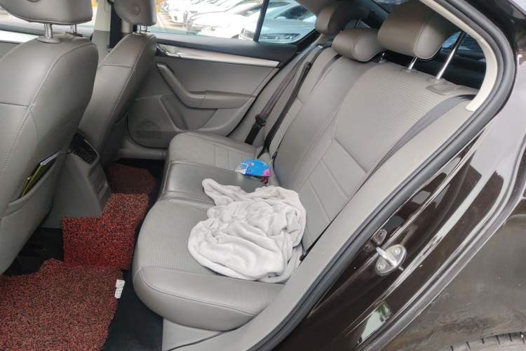 Used Skoda Octavia 2015 1.6L Automatic Yijie Edition Left Rear Seat