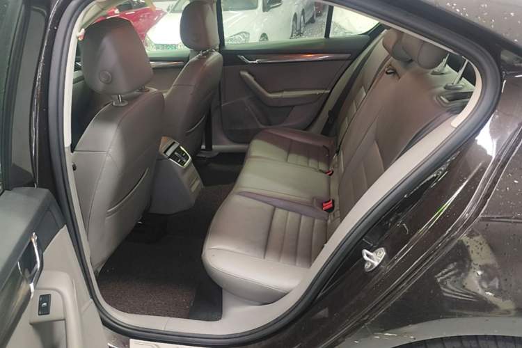 Used Skoda Octavia 2015 1.6L Automatic Yijun Edition Left Rear Seat