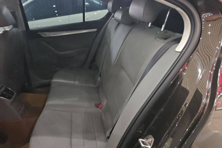 Used Skoda Octavia 2015 1.6L Automatic Yijie Edition Left Rear Seat