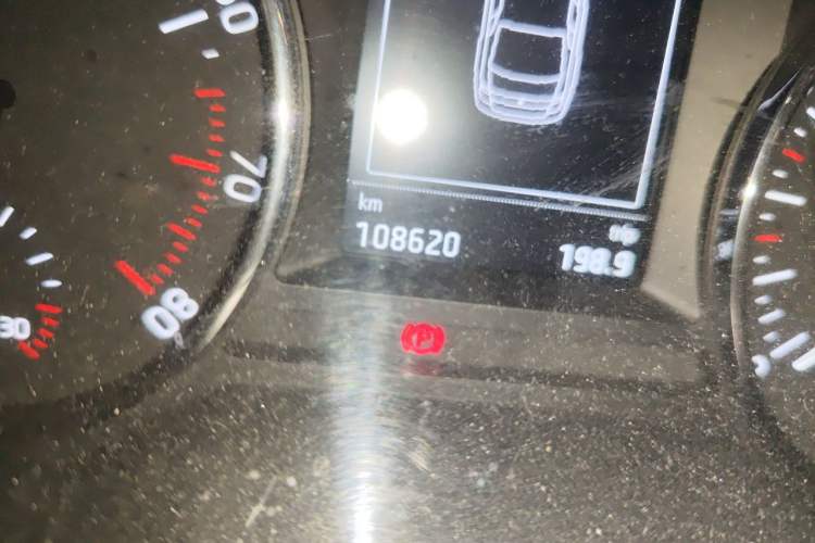 Used Skoda Octavia 2015 1.6L Automatic Yijun Edition Odometer Close Up