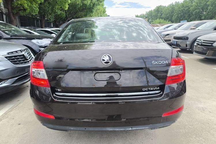 Used Skoda Octavia 2015 1.4TSI DSG Yijun Edition Rear