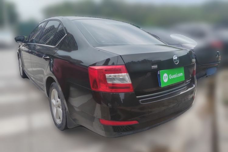 Used Skoda Octavia 2015 1.6L Automatic Yijun Edition Rear Left 45 Deg