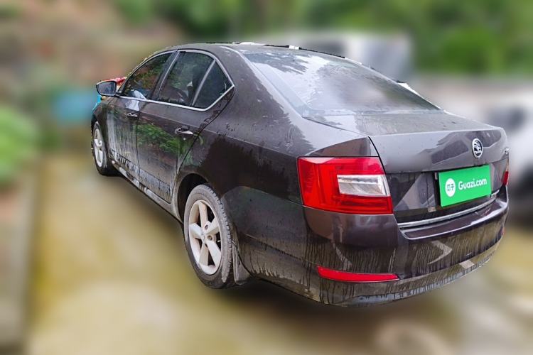Used Skoda Octavia 2015 1.6L Automatic Yijun Edition Rear Left 45 Deg