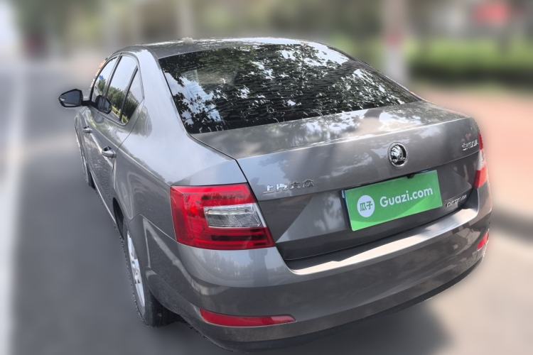 Used Skoda Octavia 2015 1.6L Manual Eado Edition Rear Left 45 Deg