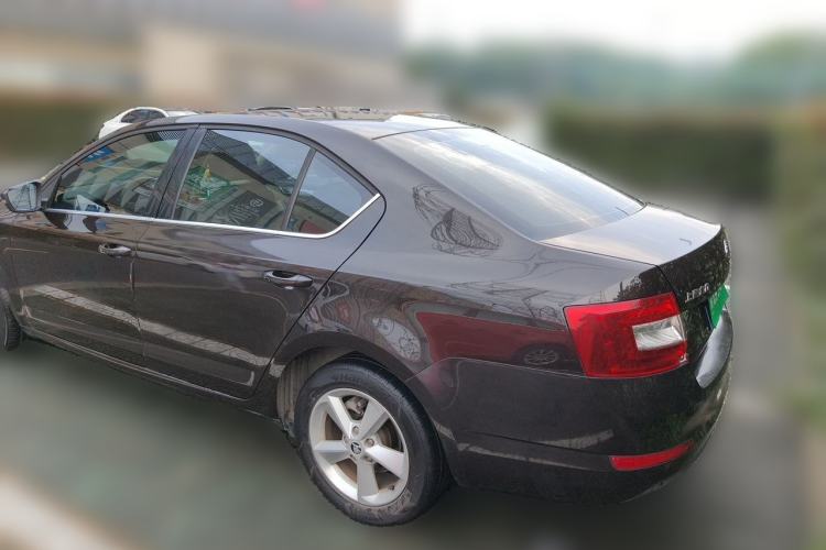 Used Skoda Octavia 2015 1.6L Automatic Yijie Edition Rear Left 45 Deg