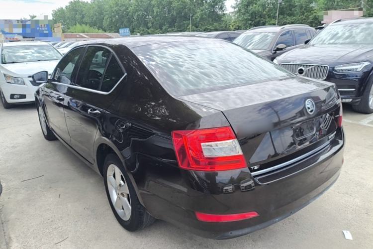Used Skoda Octavia 2015 1.4TSI DSG Yijun Edition Rear Left 45 Deg
