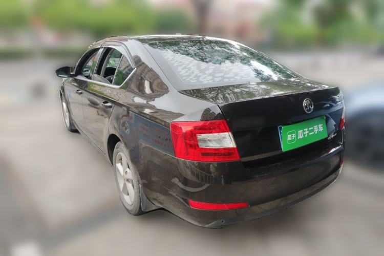 Used Skoda Octavia 2015 1.6L Automatic Yijie Edition Rear Left 45 Deg