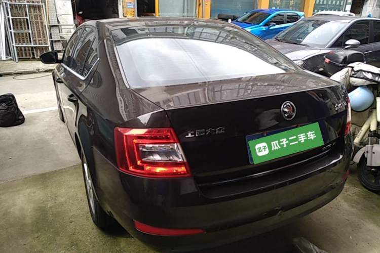 Used Skoda Octavia 2015 1.6L Automatic Yijun Edition Rear Left 45 Deg