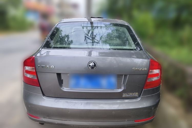 Used Skoda Octavia 2015 Classic Model 1.6L Manual Yijie Edition Rear