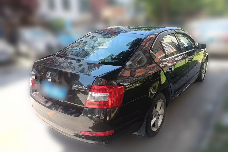 Used Skoda Octavia 2015 1.6L Automatic Yijie Edition Rear Right 45 Deg