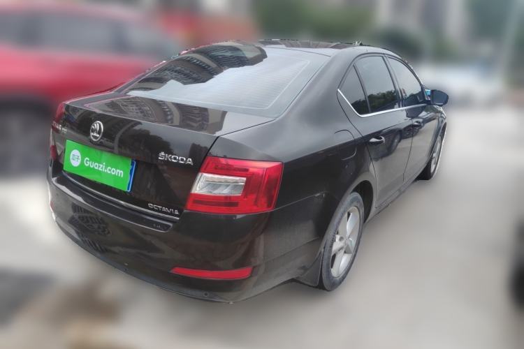 Used Skoda Octavia 2015 1.6L Automatic Yijun Edition Rear Right 45 Deg