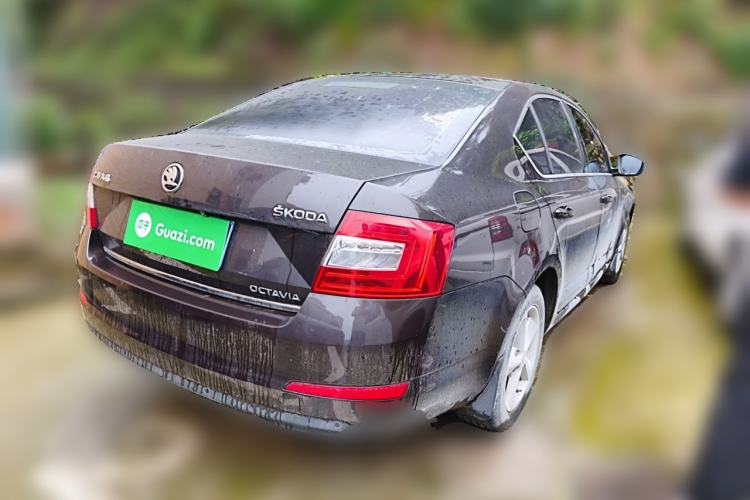 Used Skoda Octavia 2015 1.6L Automatic Yijun Edition Rear Right 45 Deg