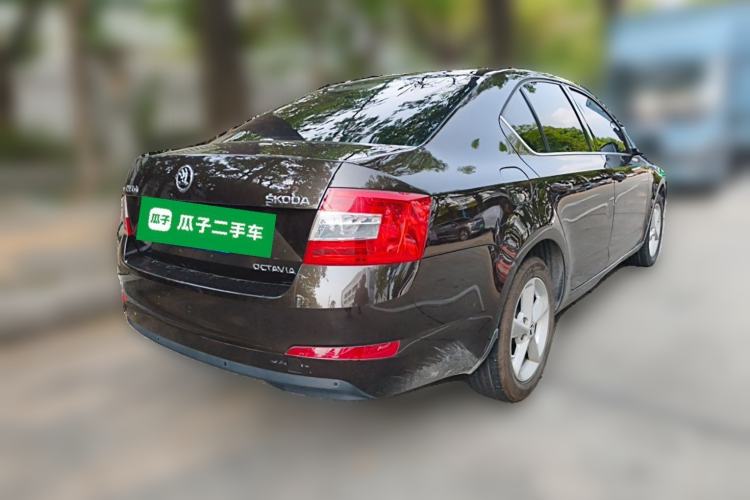Used Skoda Octavia 2015 1.6L Automatic Yijie Edition Rear Right 45 Deg
