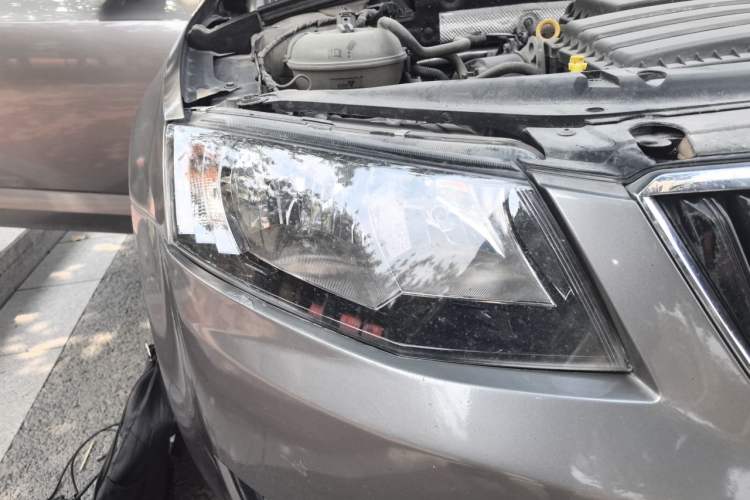 Used Skoda Octavia 2015 1.6L Manual Eado Edition Right Front Headlight