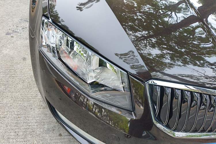 Used Skoda Octavia 2015 1.6L Automatic Yijie Edition Right Front Headlight