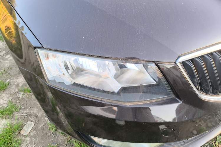 Used Skoda Octavia 2015 1.6L Manual Eado Edition Right Front Headlight