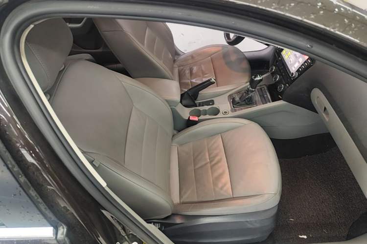 Used Skoda Octavia 2015 1.6L Automatic Yijun Edition Right Front Seat
