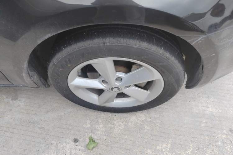 Used Skoda Octavia 2015 1.6L Automatic Yijun Edition Right Front Wheel Hub