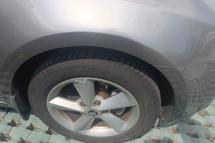 Used Skoda Octavia 2015 1.6L Automatic Yijun Edition Right Front Wheel Hub