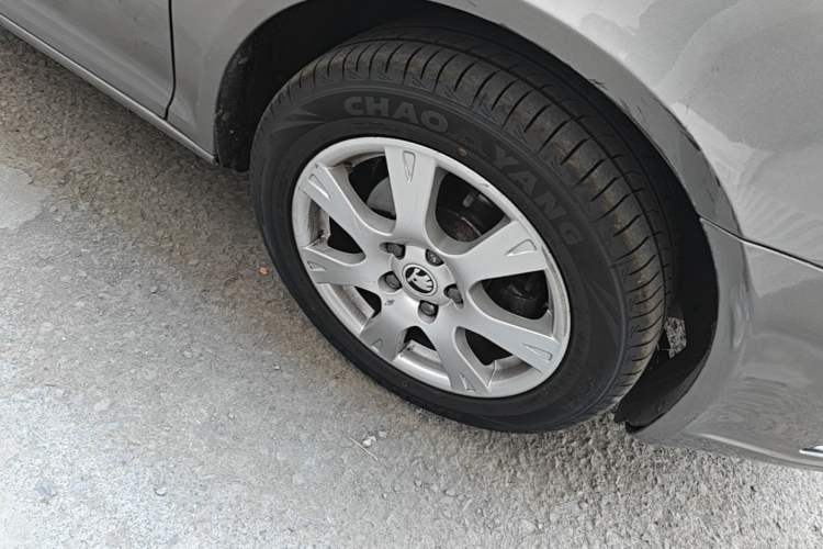 Used Skoda Octavia 2015 Classic Model 1.6L Manual Eado Version Right Front Wheel Hub