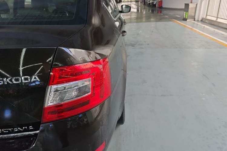 Used Skoda Octavia 2015 1.6L Automatic Yijun Edition Right Rear Taillight