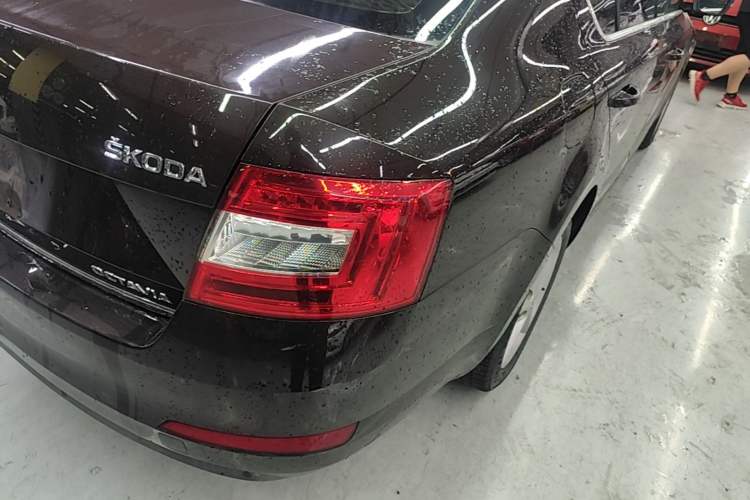 Used Skoda Octavia 2015 1.6L Automatic Yijun Edition Right Rear Taillight