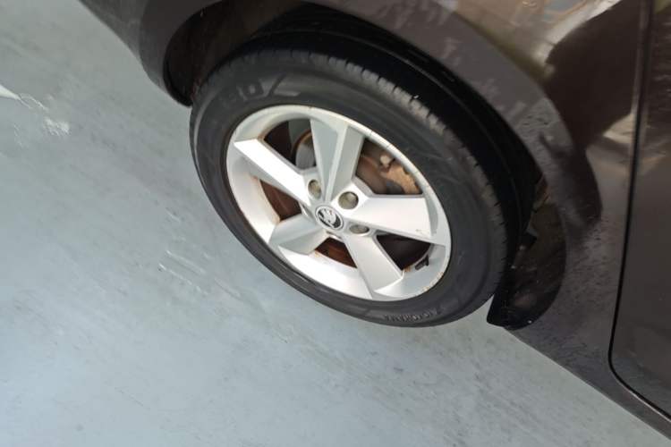 Used Skoda Octavia 2015 1.6L Automatic Yijun Edition Right Rear Wheel Hub