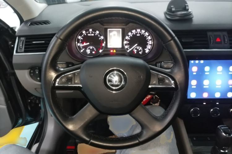 Used Skoda Octavia 2015 1.6L Automatic Yijun Edition Steering Wheel