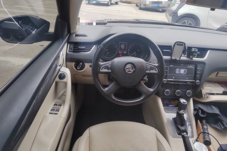 Used Skoda Octavia 2015 1.6L Automatic Yijun Edition Steering Wheel