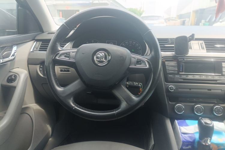 Used Skoda Octavia 2015 1.6L Automatic Yijun Edition Steering Wheel