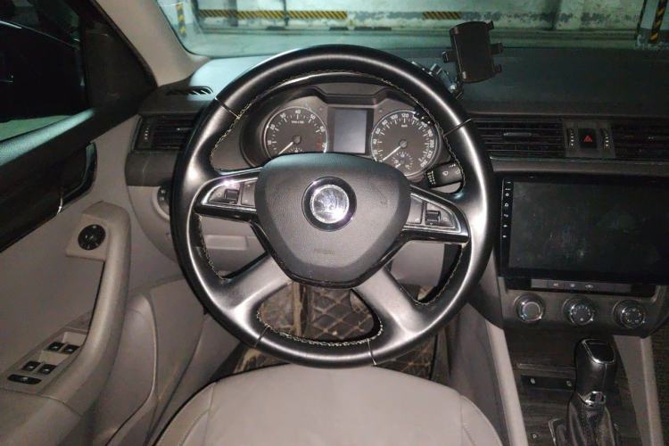 Used Skoda Octavia 2015 1.6L Automatic Yijun Edition Steering Wheel