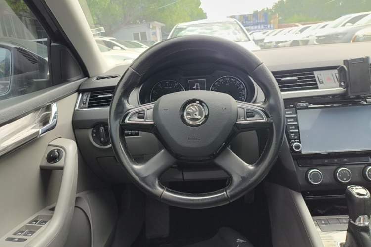 Used Skoda Octavia 2015 1.4TSI DSG Yijun Edition Steering Wheel