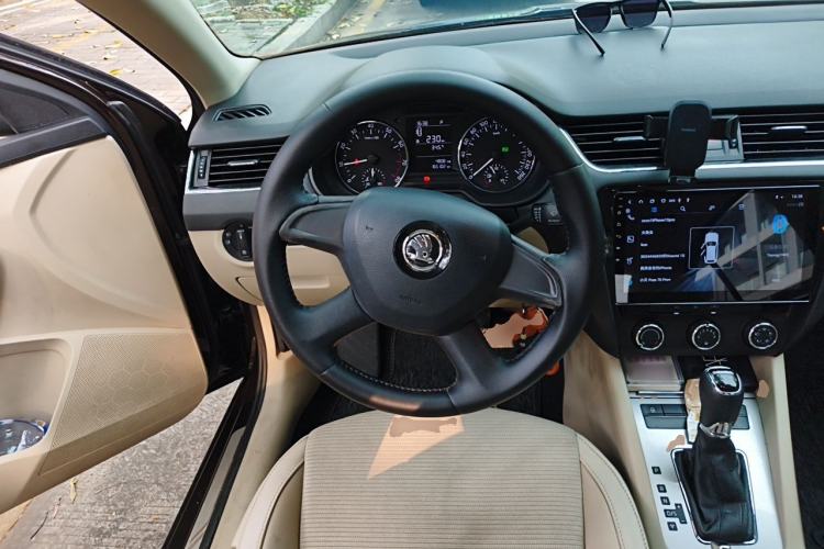 Used Skoda Octavia 2015 1.6L Automatic Yijie Edition Steering Wheel