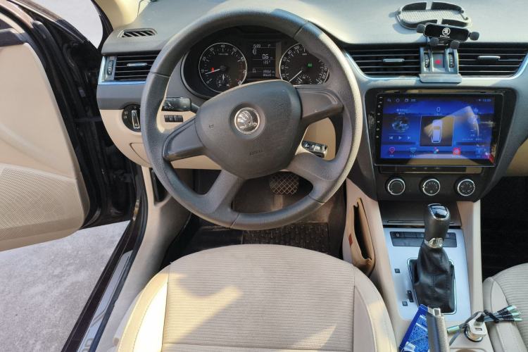 Used Skoda Octavia 2015 1.6L Automatic Yijie Edition Steering Wheel