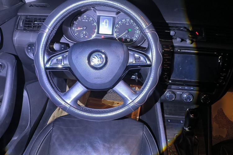 Used Skoda Octavia 2015 1.6L Automatic Yijun Edition Steering Wheel