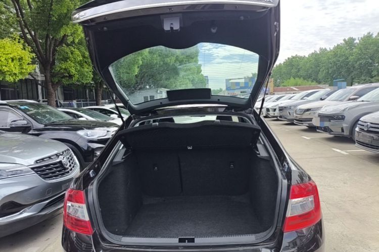 Used Skoda Octavia 2015 1.4TSI DSG Yijun Edition Trunk