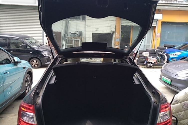 Used Skoda Octavia 2015 1.6L Automatic Yijun Edition Trunk