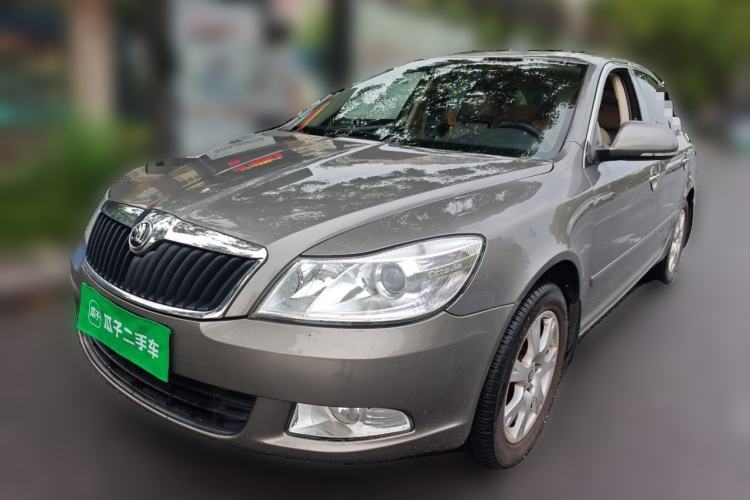 Used Skoda Octavia 2015 Classic Model 1.6L Automatic Yijie Version Guazi used car, China used car export, Used car for sale, Used cars, Cheapest cars for sale