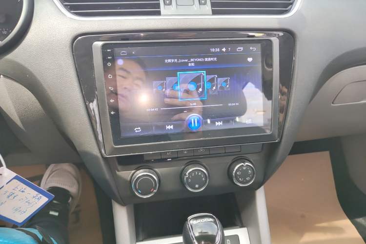 Used Skoda Octavia 2015 1.6L Automatic Yijie Edition Audio And AC Panel