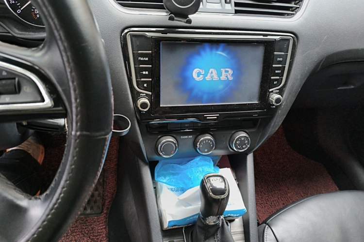 Used Skoda Octavia 2015 1.4TSI DSG Yijun Edition Audio And AC Panel