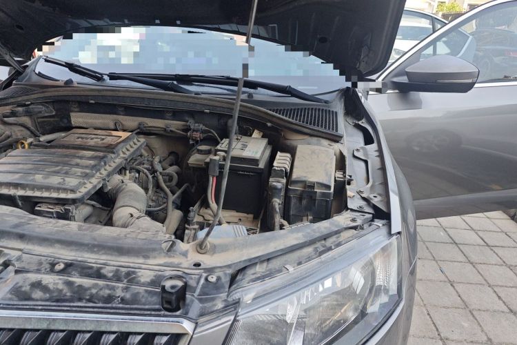 Used Skoda Octavia 2015 1.6L Manual Eado Edition Engine Bay Left