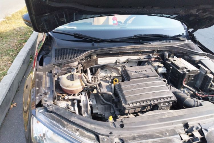 Used Skoda Octavia 2015 1.6L Automatic Yijie Edition Engine Bay Right