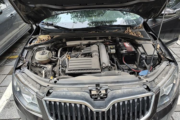 Used Skoda Octavia 2015 1.4TSI DSG Yijun Edition Engine Bay