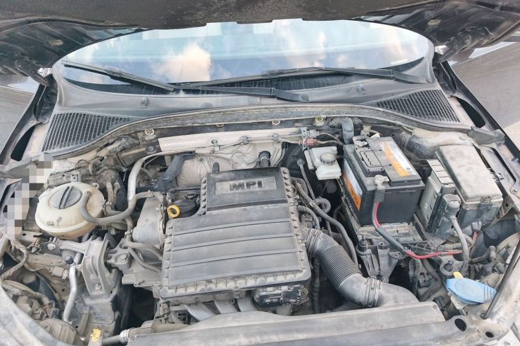 Used Skoda Octavia 2015 1.6L Manual Yijun Edition Engine Bay