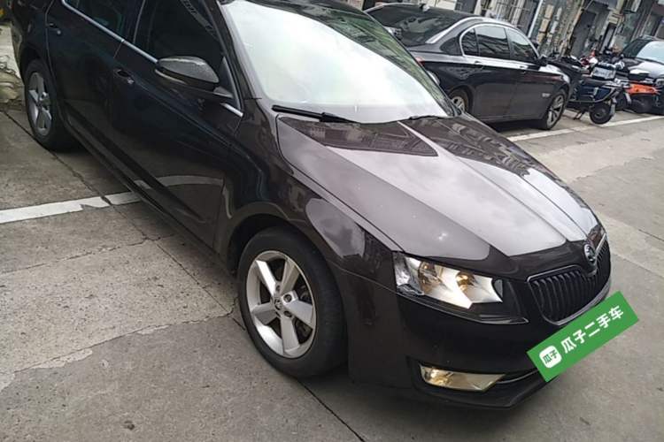 Used Skoda Octavia 2015 1.6L Automatic Yijun Edition Exterior 1
