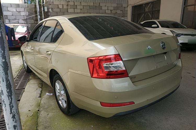 Used Skoda Octavia 2015 1.4TSI DSG Eado Edition Exterior 2