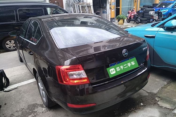 Used Skoda Octavia 2015 1.6L Automatic Yijun Edition Exterior 2