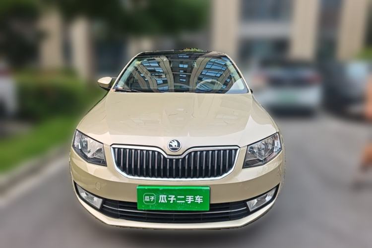 Used Skoda Octavia 2015 1.6L Manual Yijun Edition Front