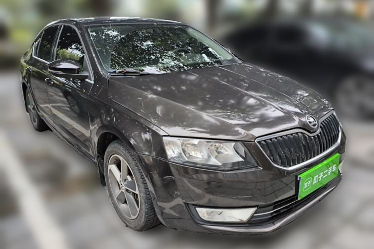 Used Skoda Octavia 2015 1.4TSI DSG Yijun Edition Front Right 45 Deg