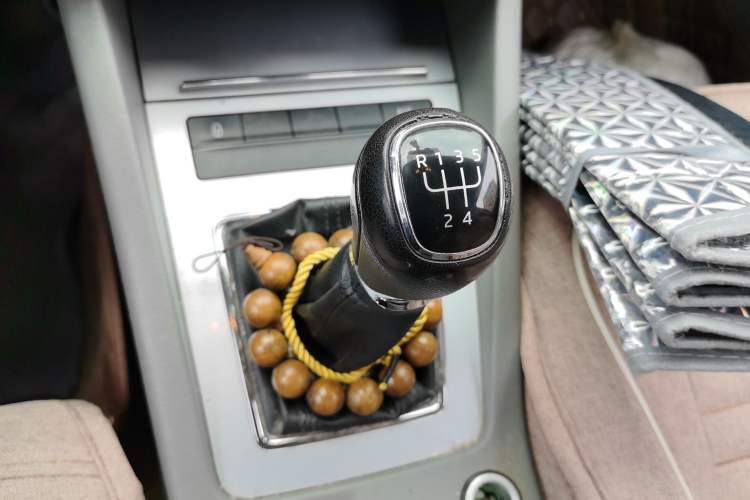 Used Skoda Octavia 2015 1.6L Manual Yijie Edition Gear Lever